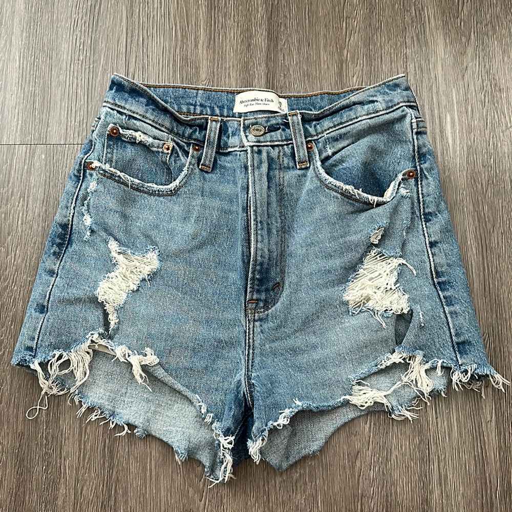Abercrombie & Fitch Curve Love High Rise Mom Short